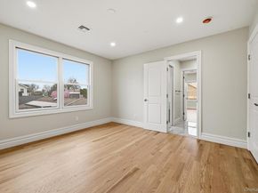 2 Griffin Lane, Syosset NY 11791