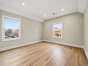 2 Griffin Lane, Syosset NY 11791