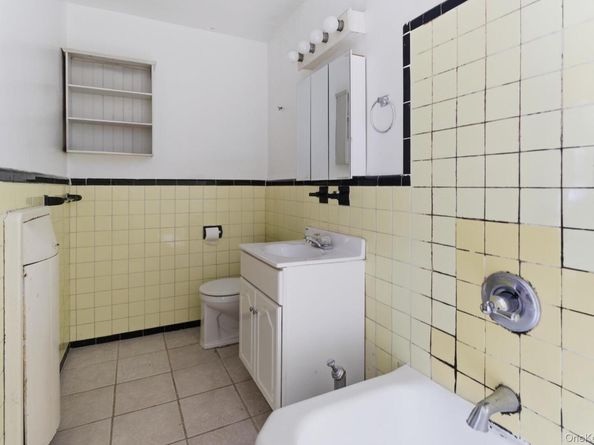 88-30 182nd Street 1H, Hollis NY 11423