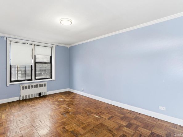 88-30 182nd Street 1H, Hollis NY 11423