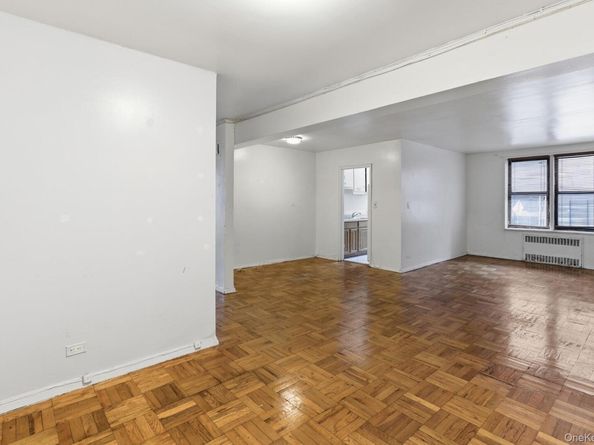 88-30 182nd Street 1H, Hollis NY 11423