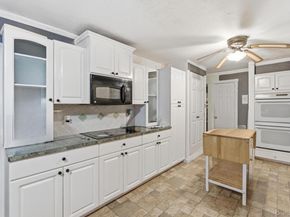 11 Val Court, Holbrook NY 11741