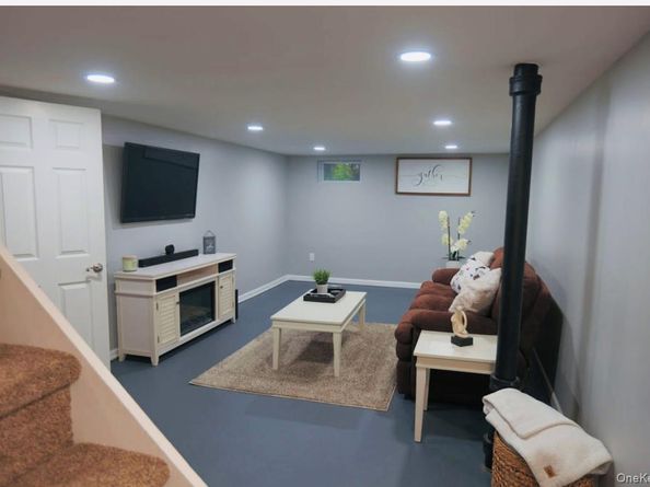 407 Tree Road, South Setauket NY 11720