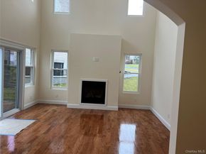 23 Sunlight Hill, Yonkers NY 10704