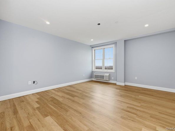 661 W Broadway 701, Long Beach NY 11561