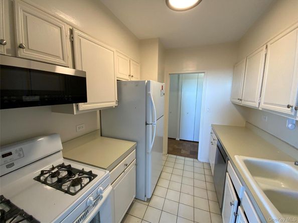 27010 Grand Central Parkway 16S, Floral Park NY 11005