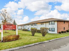 17 Hastings B, Yorktown Heights NY 10598