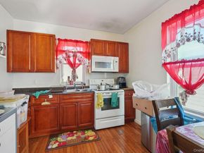 39 N 10th Avenue, Mount Vernon NY 10550