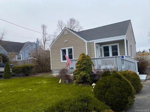 8 Grant Avenue, Brentwood NY 11717