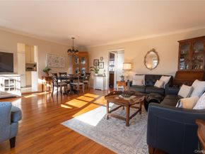 252-42 60 Avenue 595, Little Neck NY 11362