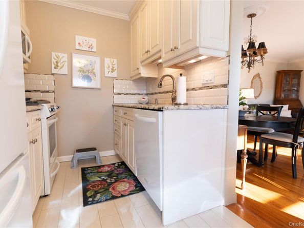 252-42 60 Avenue 595, Little Neck NY 11362