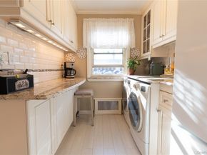 252-42 60 Avenue 595, Little Neck NY 11362