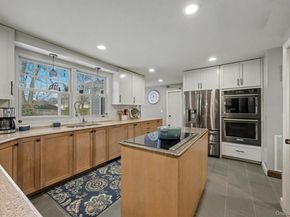 2 Greg Lane, East Northport NY 11731