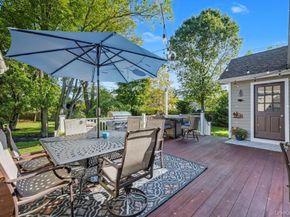 2 Greg Lane, East Northport NY 11731