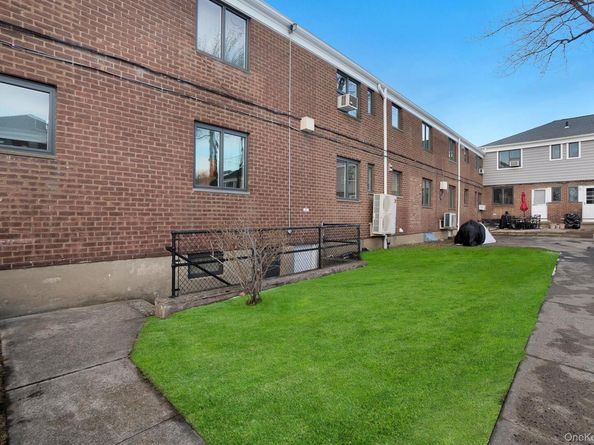 219-06 67 Avenue 1, Bayside NY 11364