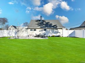 27 Seaton Street, Massapequa NY 11758