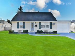 27 Seaton Street, Massapequa NY 11758
