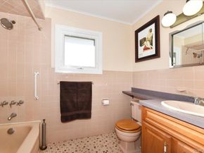 27 Seaton Street, Massapequa NY 11758