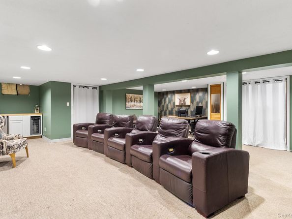 24 Parkside Avenue, Miller Place NY 11764