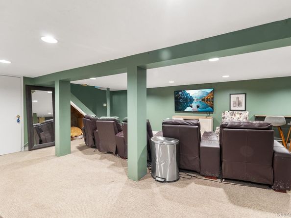 24 Parkside Avenue, Miller Place NY 11764