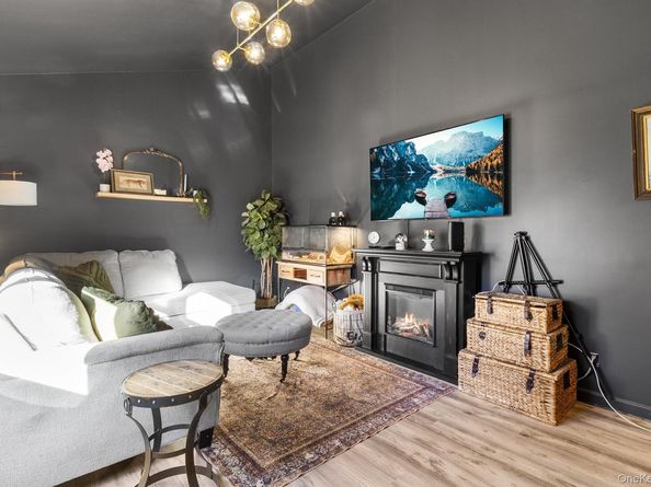 24 Parkside Avenue, Miller Place NY 11764