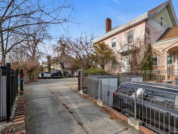 35-78/82 161st Street, Flushing NY 11358