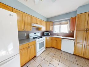 8 Pleasant Avenue, Farmingdale NY 11735