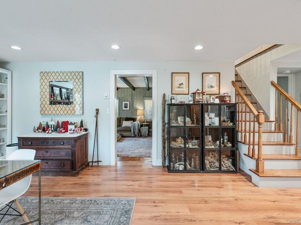 170 North Country Road, Miller Place NY 11764