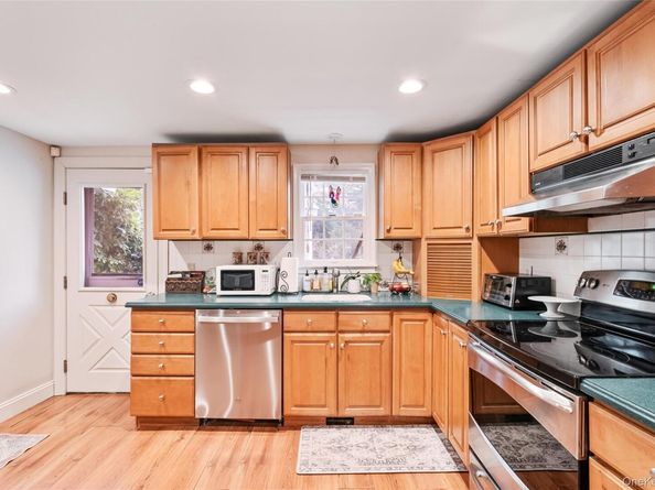 170 North Country Road, Miller Place NY 11764