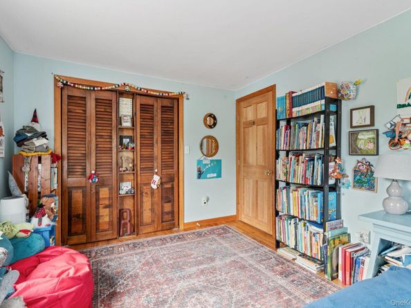 170 North Country Road, Miller Place NY 11764