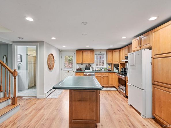 170 North Country Road, Miller Place NY 11764