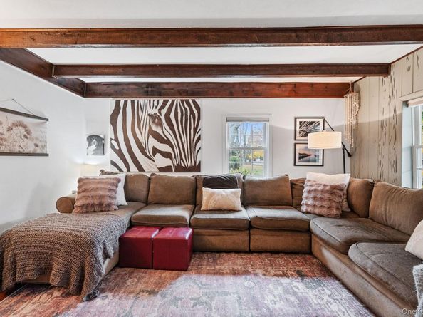 170 North Country Road, Miller Place NY 11764