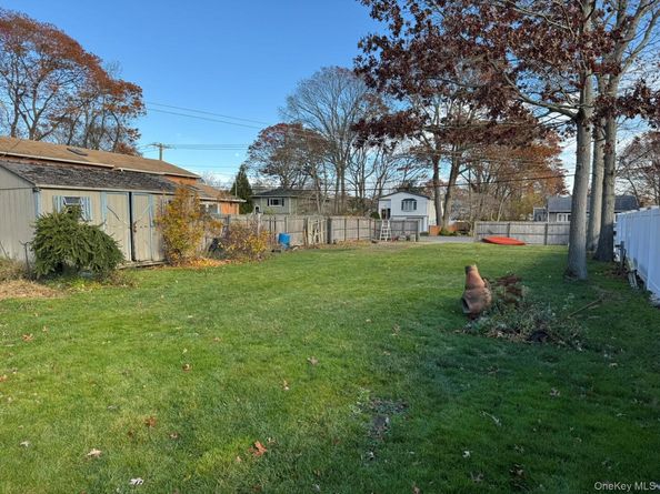 41 Broadway, Shirley NY 11967