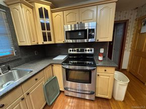 41 Broadway, Shirley NY 11967