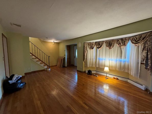 41 Broadway, Shirley NY 11967