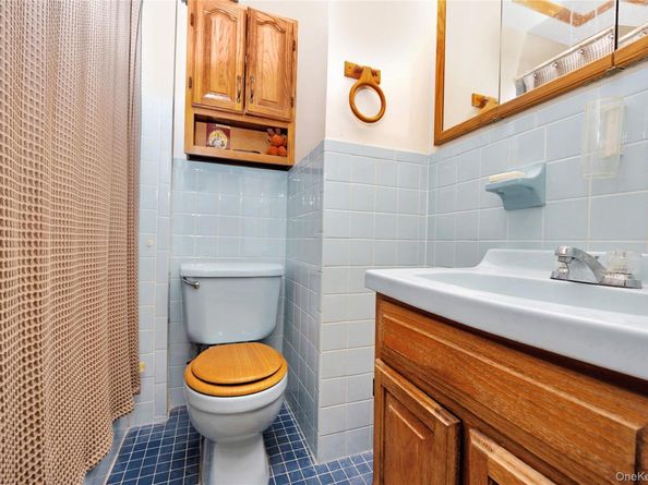 6451 59th Avenue, Maspeth NY 11378