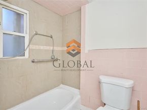 865 E 215th Street, Bronx NY 10467