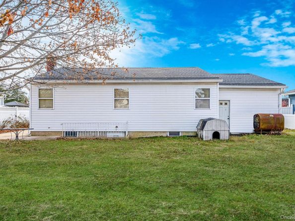 171 N Oak Street, Massapequa Park NY 11758