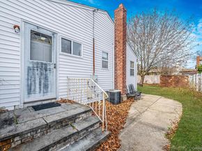 171 N Oak Street, Massapequa Park NY 11758