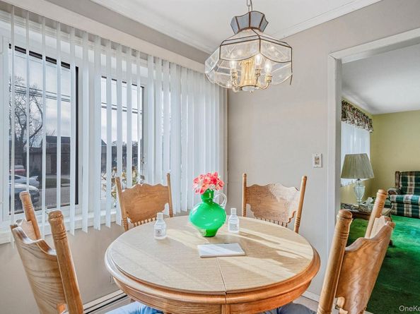 171 N Oak Street, Massapequa Park NY 11758