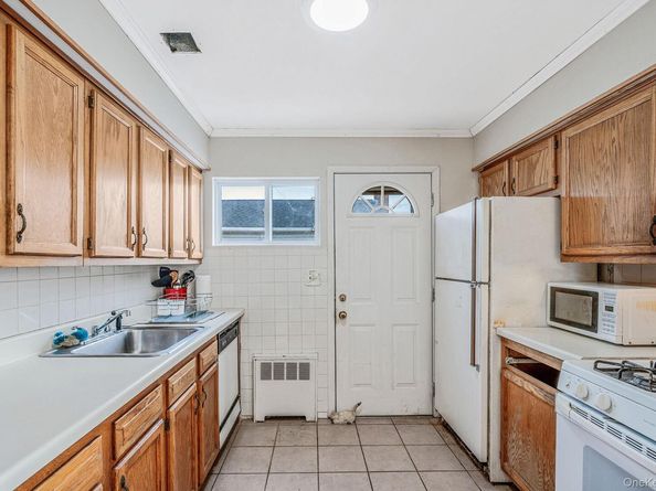 171 N Oak Street, Massapequa Park NY 11758