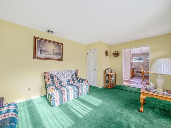 171 N Oak Street, Massapequa Park NY 11758