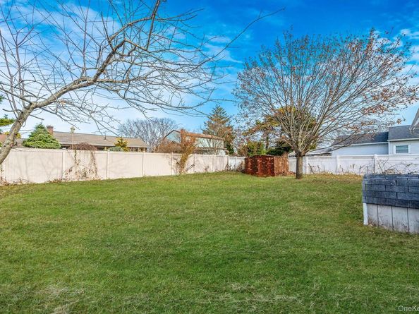 171 N Oak Street, Massapequa Park NY 11758