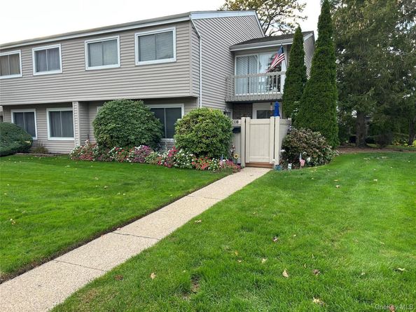 233B Springmeadow Drive B, Holbrook NY 11741