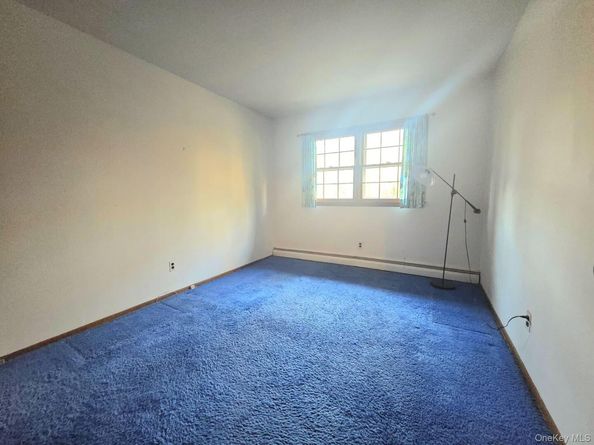 9 Weaver Lane, Dix Hills NY 11746