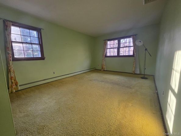 9 Weaver Lane, Dix Hills NY 11746