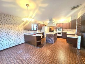 9 Weaver Lane, Dix Hills NY 11746