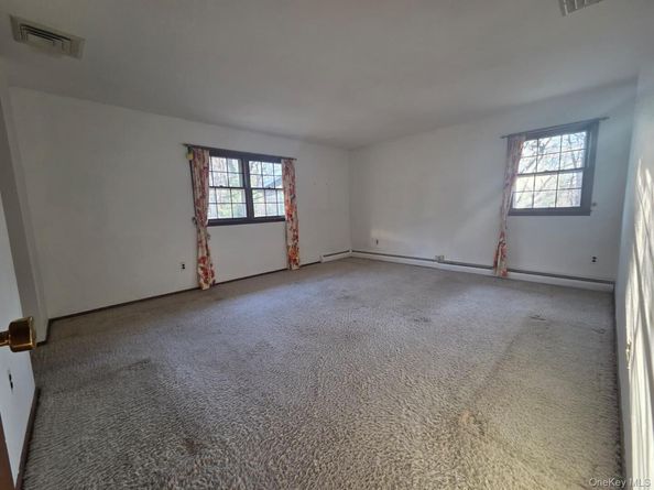 9 Weaver Lane, Dix Hills NY 11746