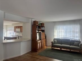 1407 Middle Road 275, Calverton NY 11933