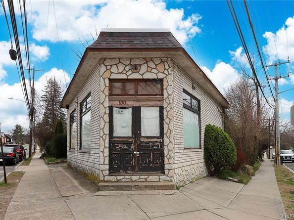 100 Steamboat Road, Great Neck NY 11024